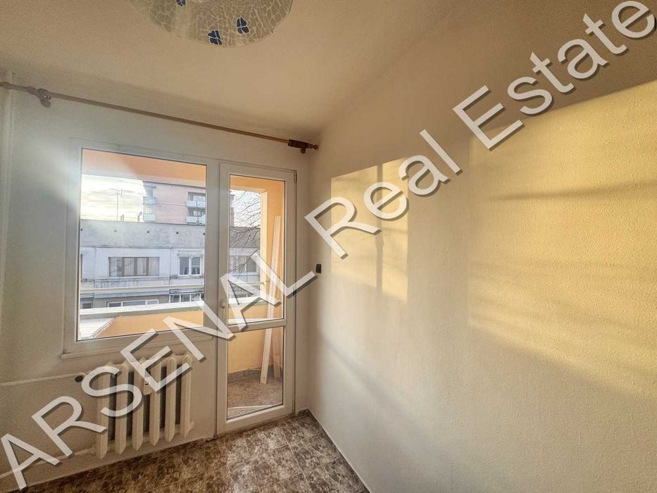 Двустаен апартамент под наем, Редута