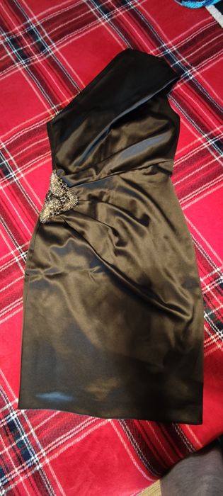 Рокля подходяща за вечерни събития и празненства