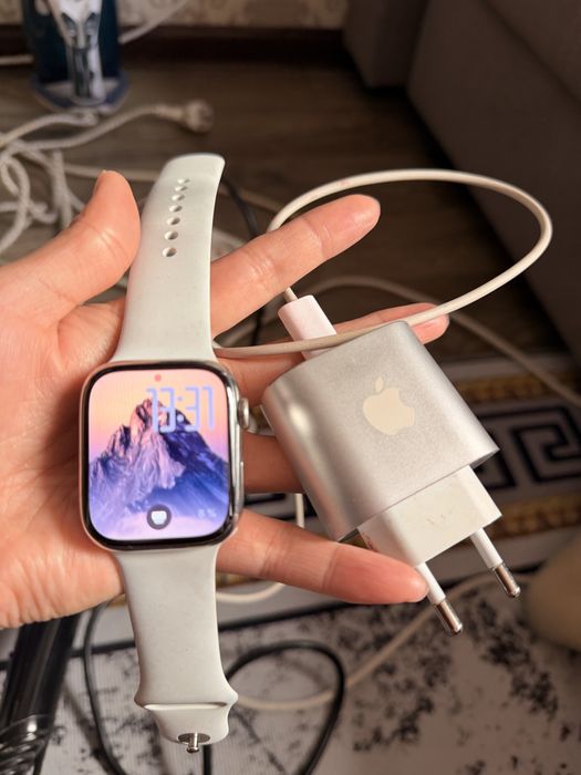 Продам Apple Watch Series 8 GPS