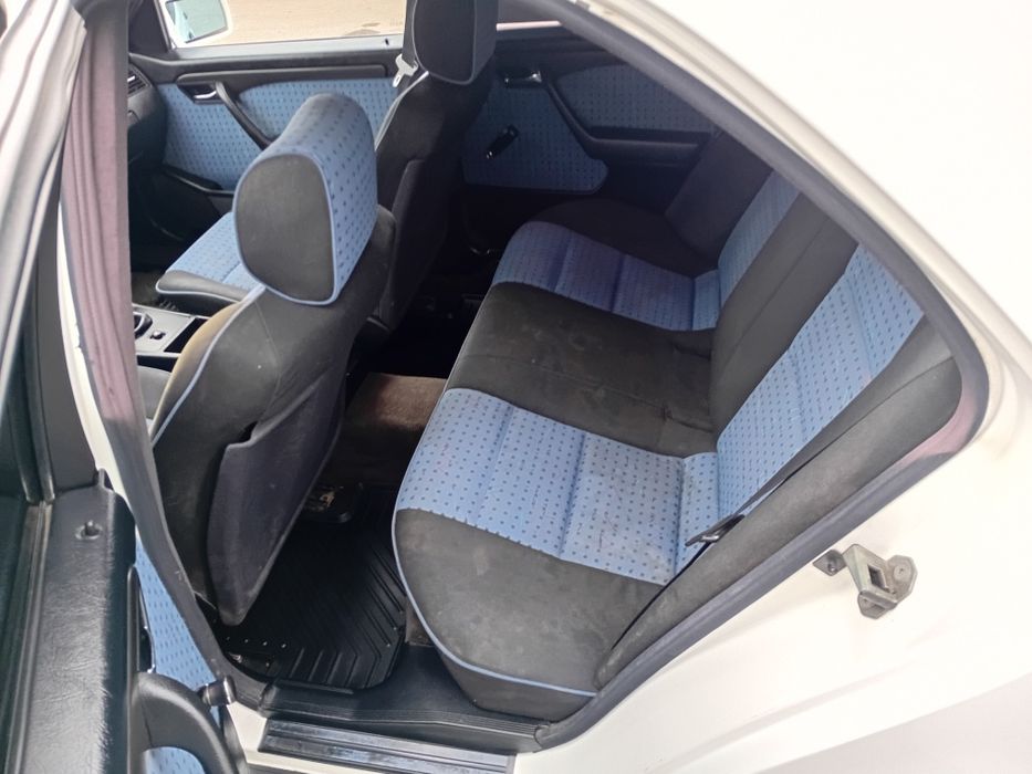 Отличный Мерседес С 180