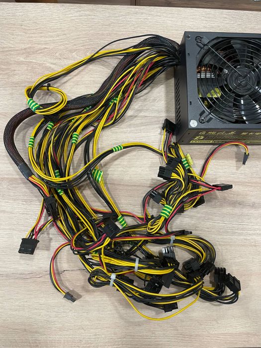 Захранвания Gamemax 80 plus Platinum/ Gold 1800w 1650w