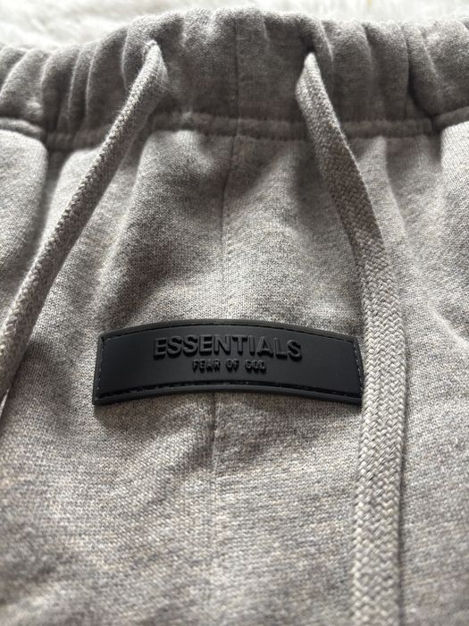Къси панталони Essentials SS22 тъмносиви