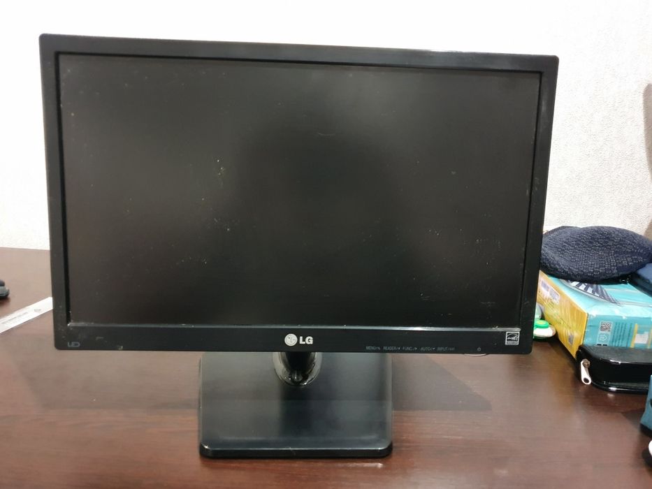 Продается монитор LG 19M37A-B в хорошем состоянии