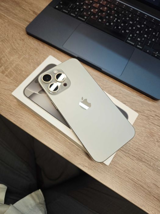 iPhone 16 pro max 256 e-sim