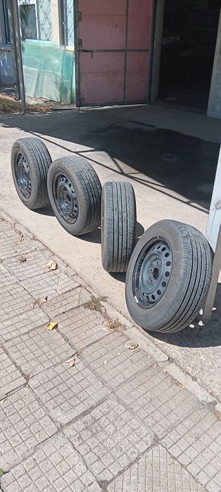 Гуми със джанти за Тойота