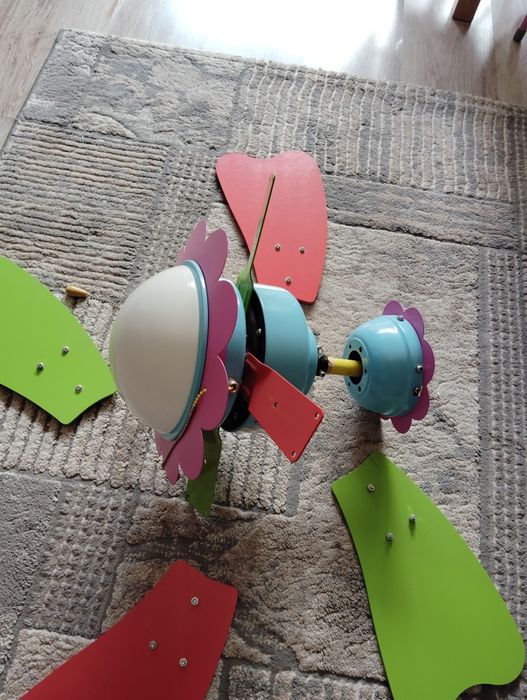 Candelabru  pentru camera copiilor.