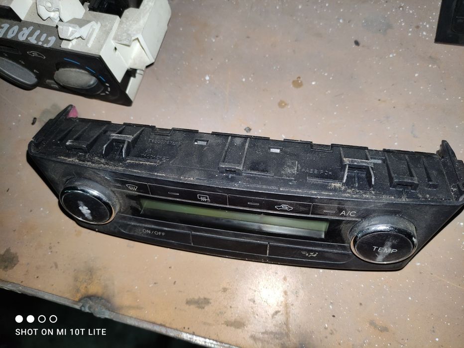 Управление за климатроник за Toyota Avensis T27