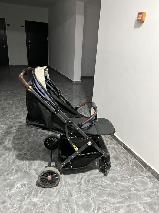 Коляска прогулочная ining baby