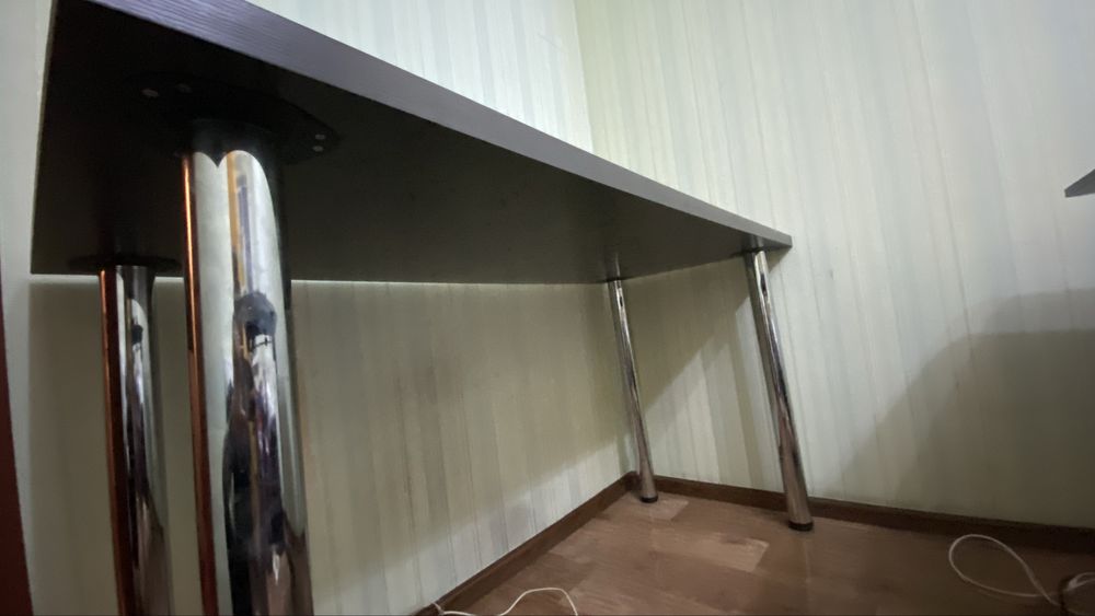 Продам компьютерный стол