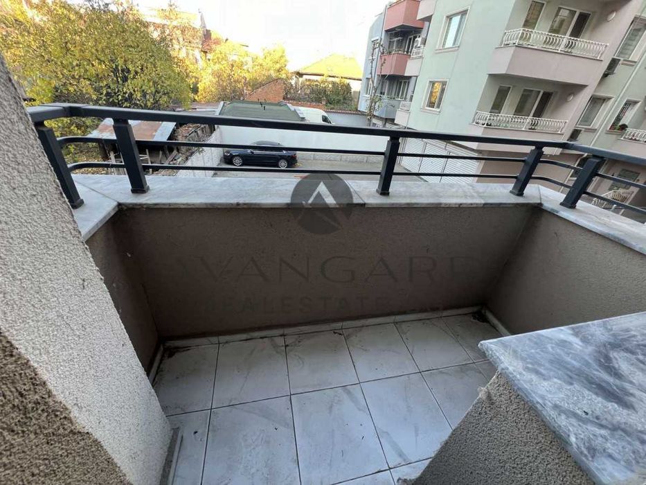 Продава се Тристаен апартамент в Пловдив, Кючук Париж - 112 кв.м за 1715 €/кв.м - Снимка #12