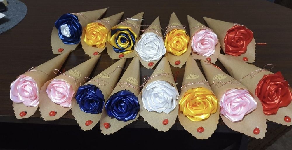 Trandafiri din satin .