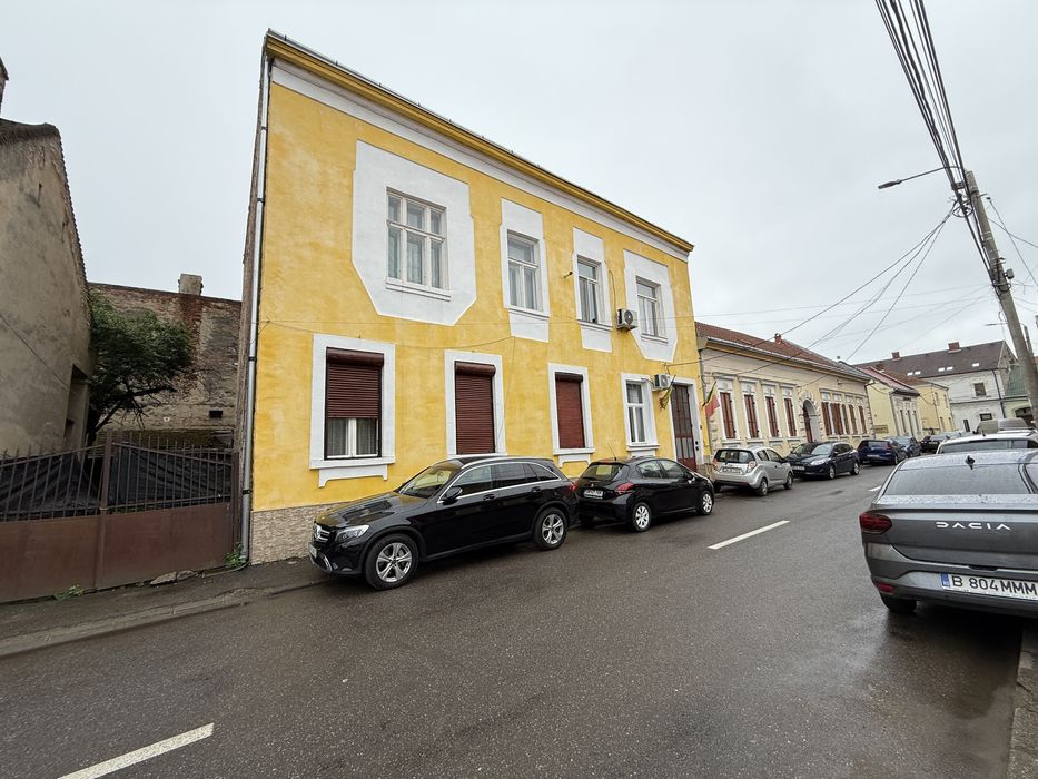 Ofer spre vanzare APARTAMENT ULTRACENTRAL in Asociatie