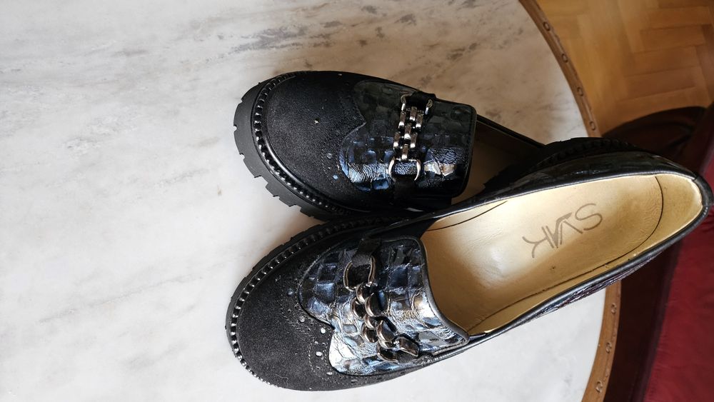 Обувки производител Пещера