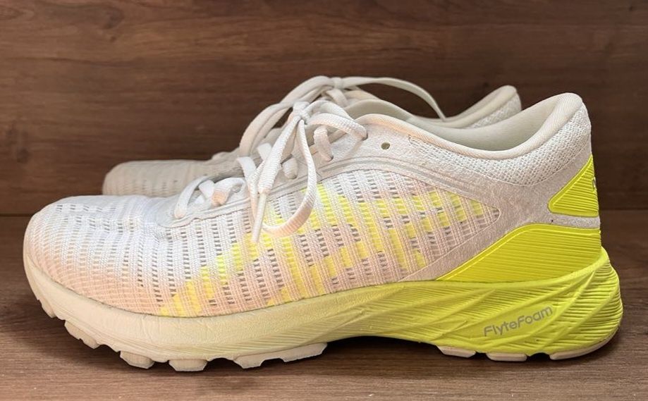 Много запазени!Дамски маратонки Asics DynaFlyte 2-38номер