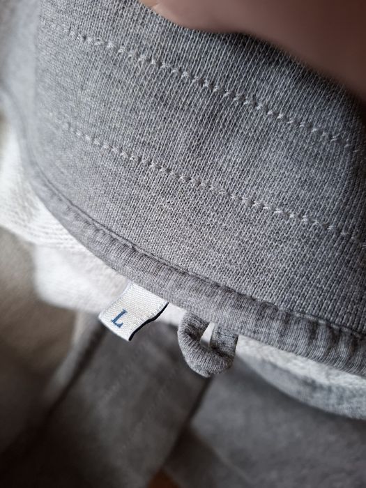 Moncler мъжко долнище L размер.