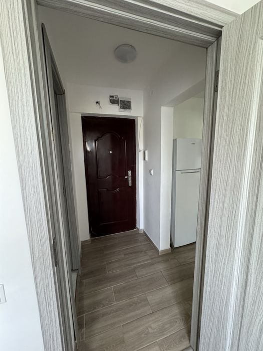 Vând 2 camere decomandat, mobilat – 2 min metrou Romancierilor