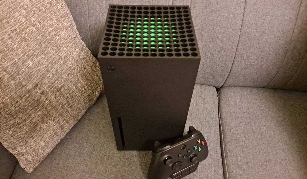 Xbox Series X 1TB + Controller + 5 Games