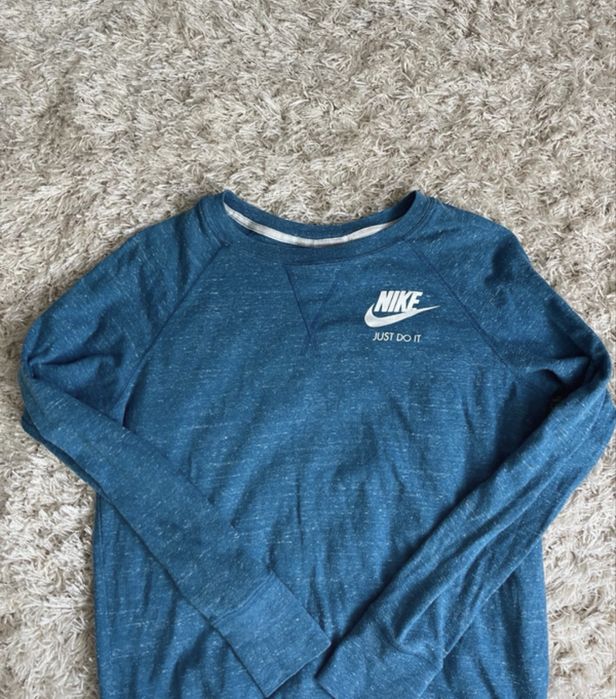 Bluza Nike in stare buna