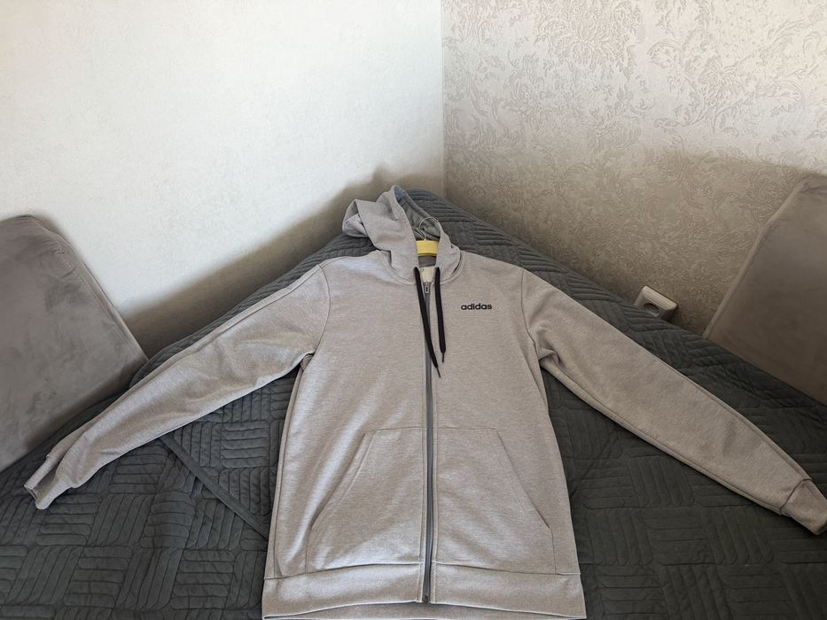 Продам кофты адидас adidas оригинал размер М