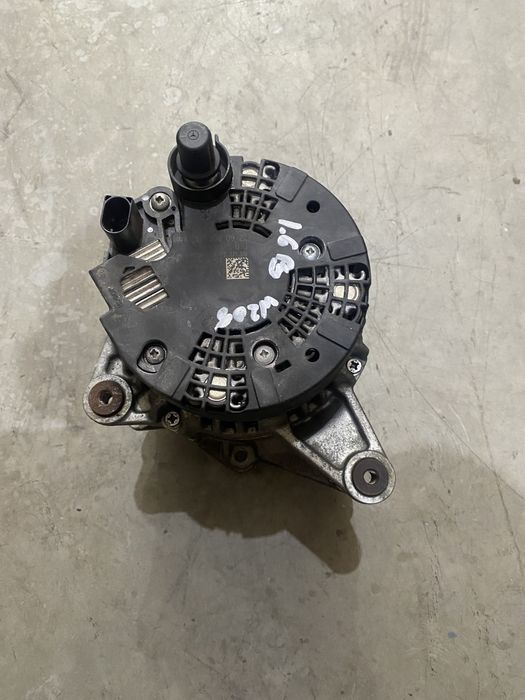 Alternator Mercedes C class W205 C200 cod A0009060922