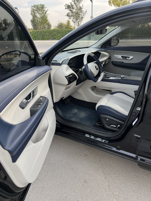 Dongfeng Aeolus Huge Hybrid