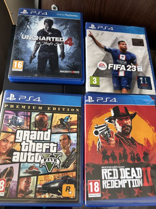 Vand ps4 slim cu doua manete originale