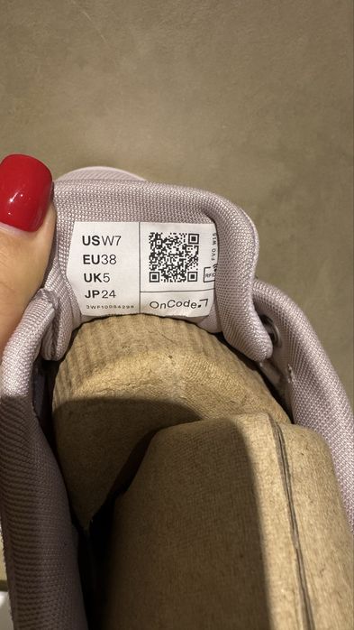 Кроссовки On Cloud 6 — оригинал (на 37 размер)