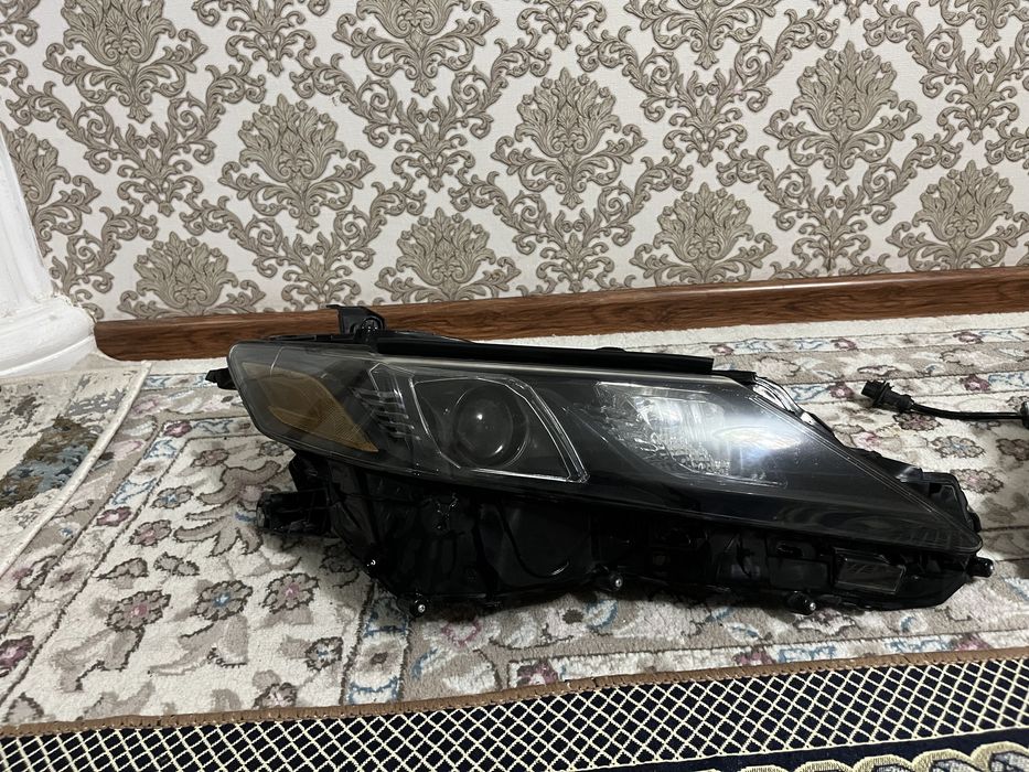 Фара Камри 75  /  70