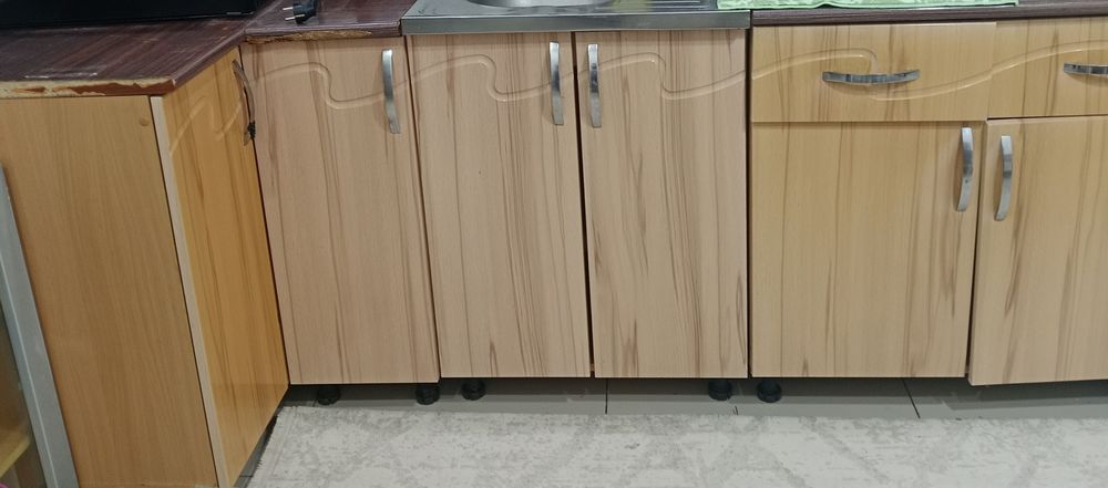 Продается кухонный гарнитур
