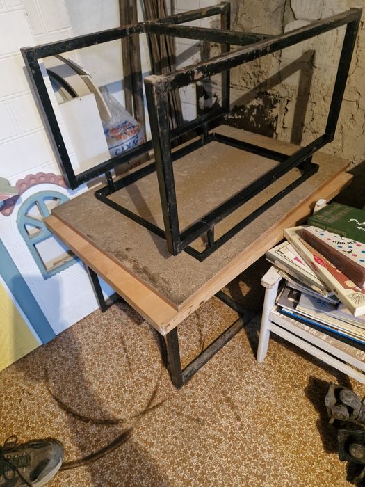 Столик журнальный