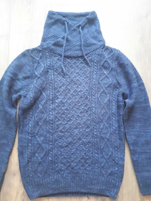 Мъжки пуловер М размер