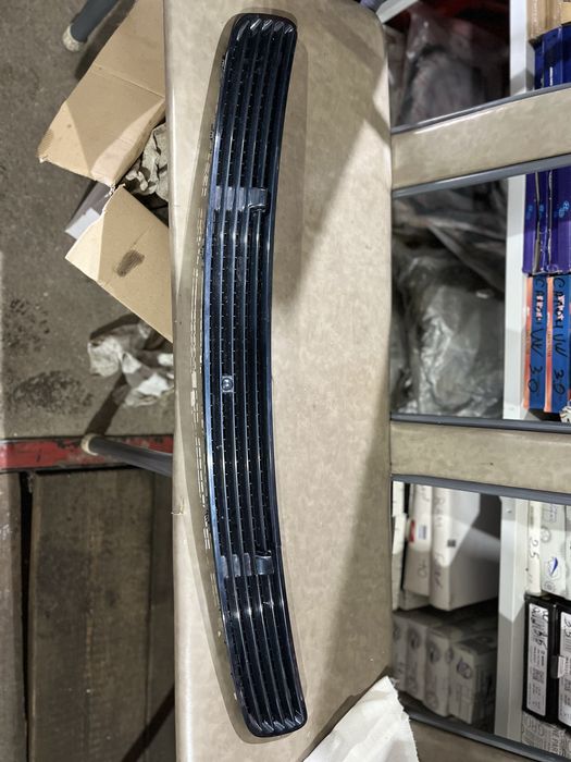 Решетка капота Mercedes w203