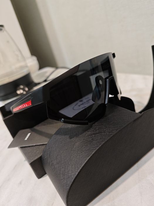 Солнцезащитные очки Прада (PRADA)