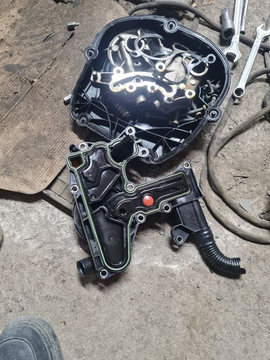 Двигатель на авто.