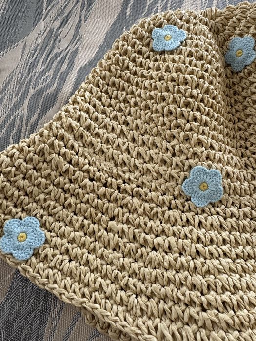 Продам рисовую шляпу