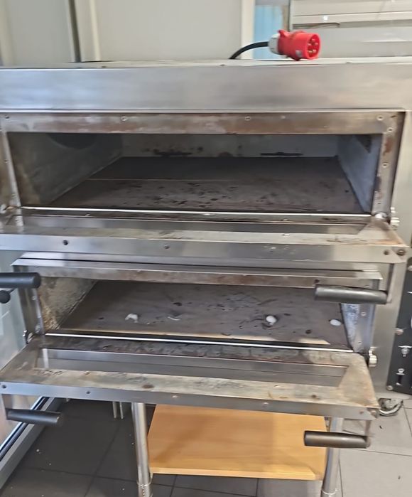 Cuptor pizza electric,