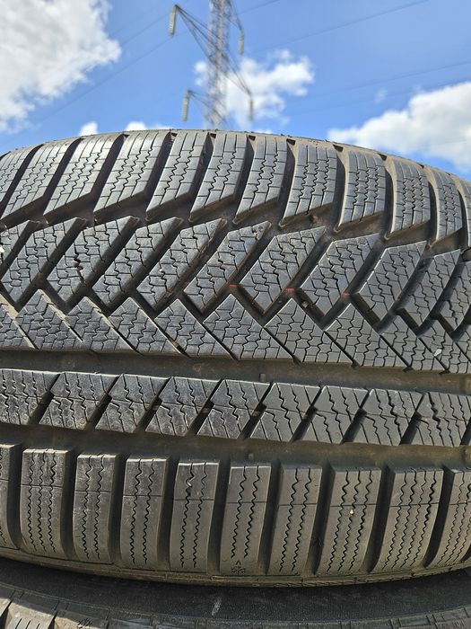 Vând 2 anvelope iarna 245/40r18 245/40/18 CONTINENTAL