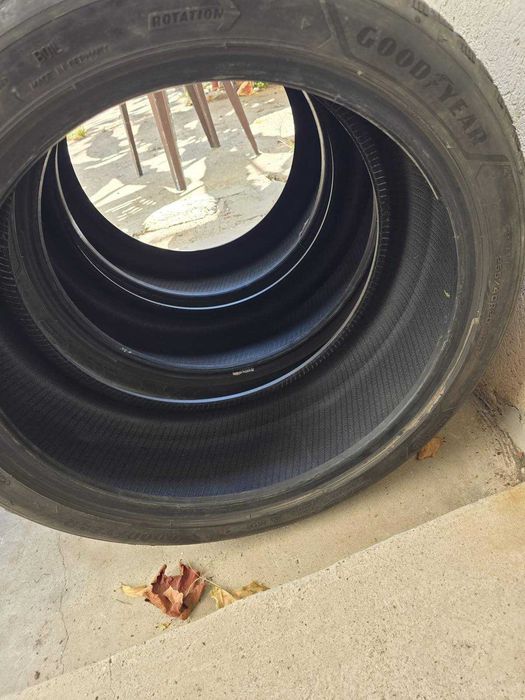 Гуми Зимни GOODYEAR Ultragrip Performance 3 255 40 R20 101 XL ДОТ 2023