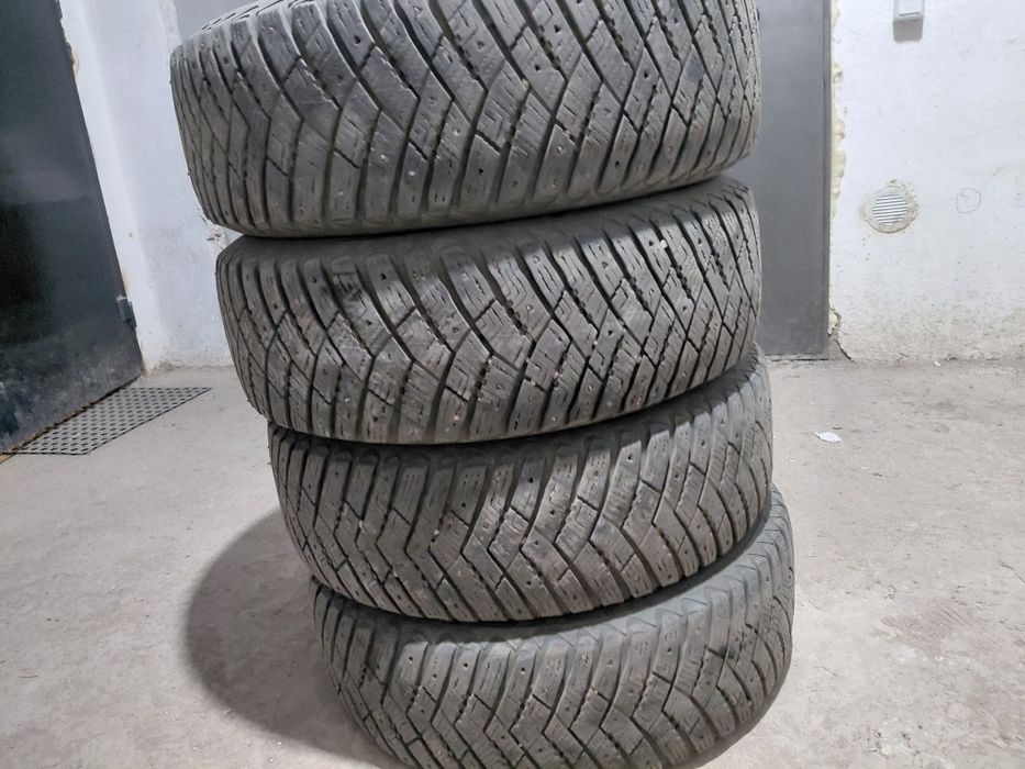 Продаются зимние шины