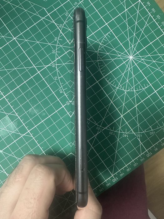 iPhone 11 cu 64Gb memorie stocare si cu toate accesoriile incluse