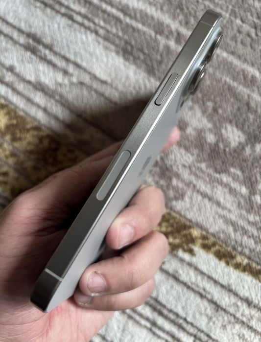 Iphone 15 pro max titan