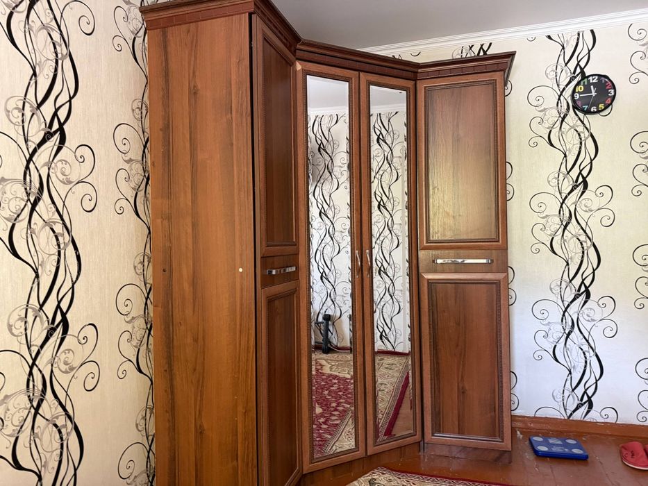 Шкаф спальный большой