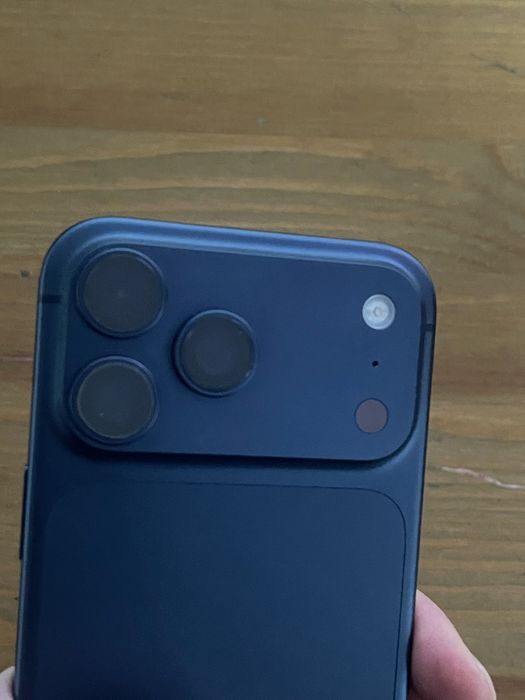 Vand,schimb Iphone 17 pro max