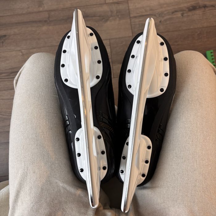 Хоккейные коньки Baeur