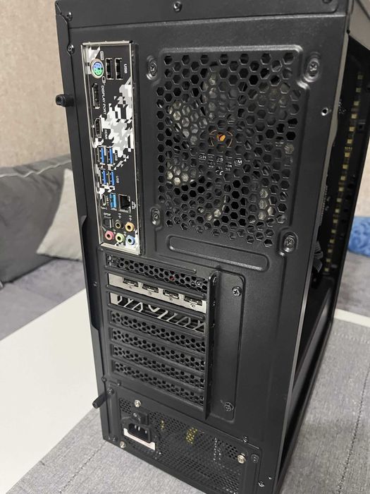 Продавам компютър с Ryzen 5 3600 и RX 6600 8GB