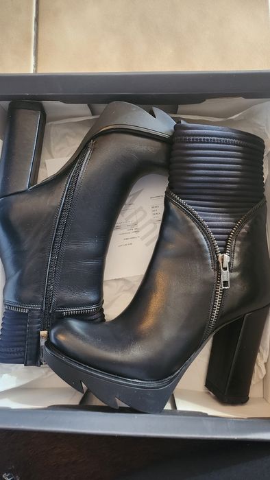 Боти GIANNiI естествена кожа н. 36