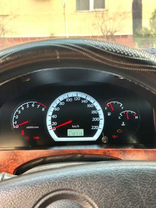 Checrolet Lacetti 2-poz 
2009 yil 580 000 km 
Metan 100tali balon 
4ta