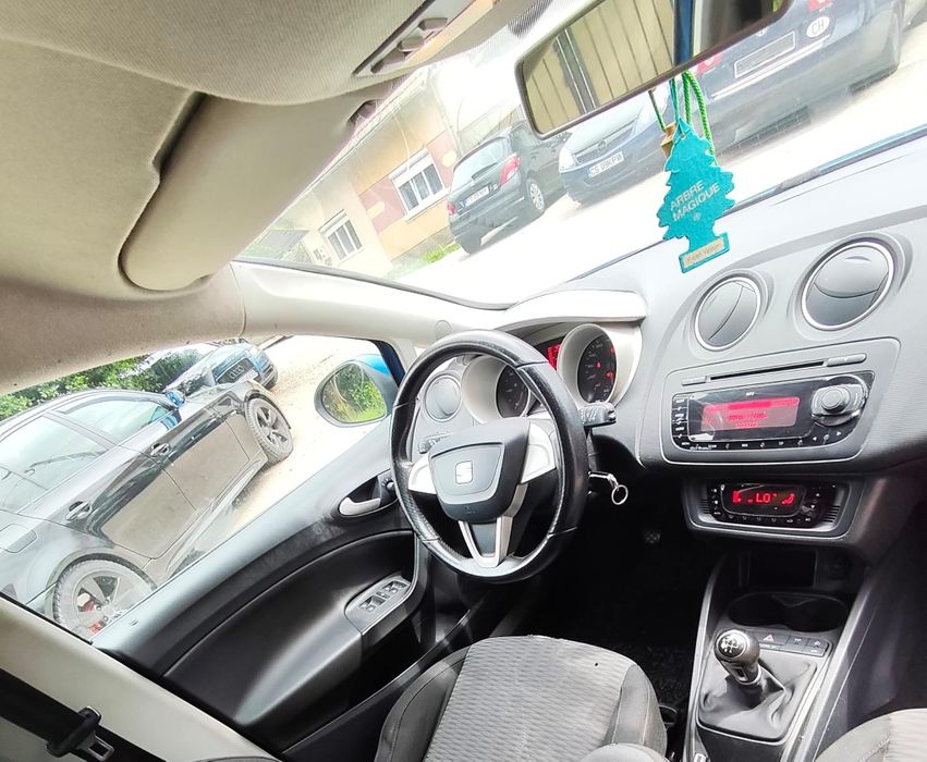 Vând Seat Ibiza 2010