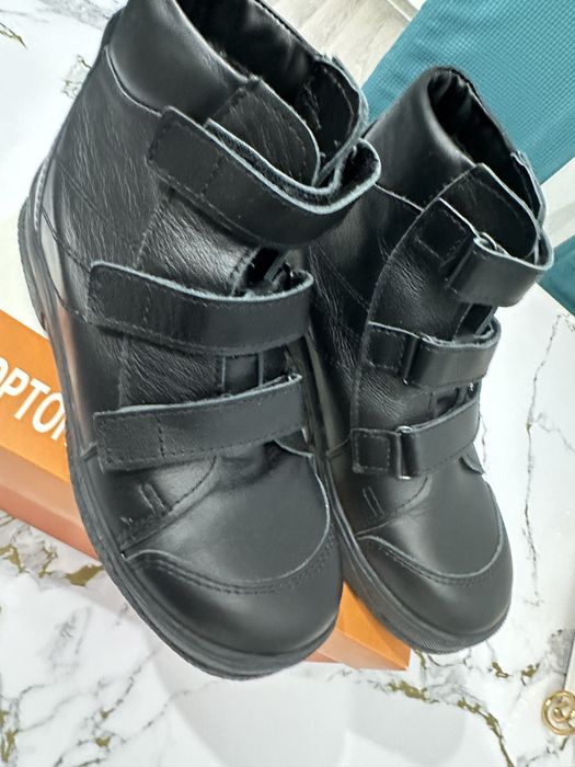 Продаю осение ботинки