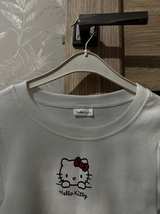 продам  белую кофточку